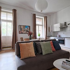 Golden Apartments&SwM27